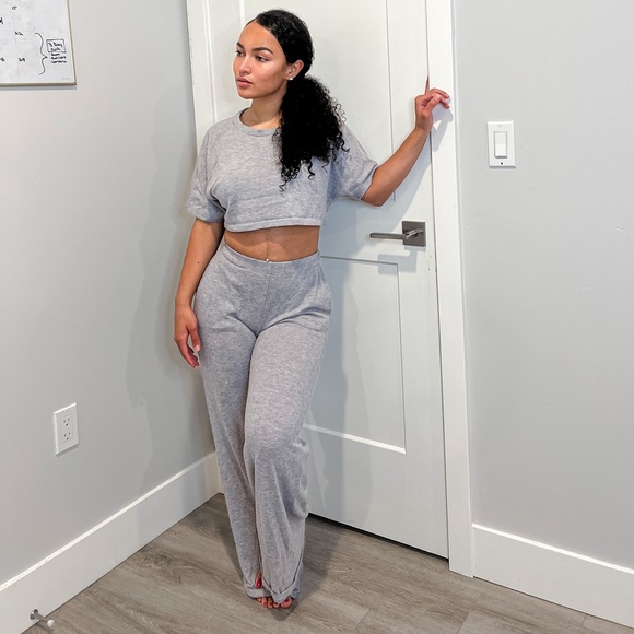 Soft grey two piece lounge set - Picture 2 of 8
